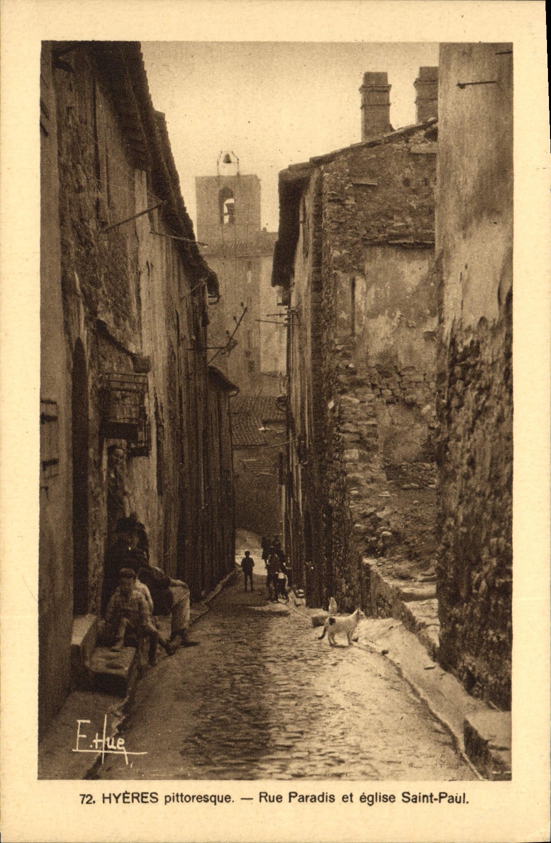 CPA Hyeres Pittoresque Rue Paradis et Eglise