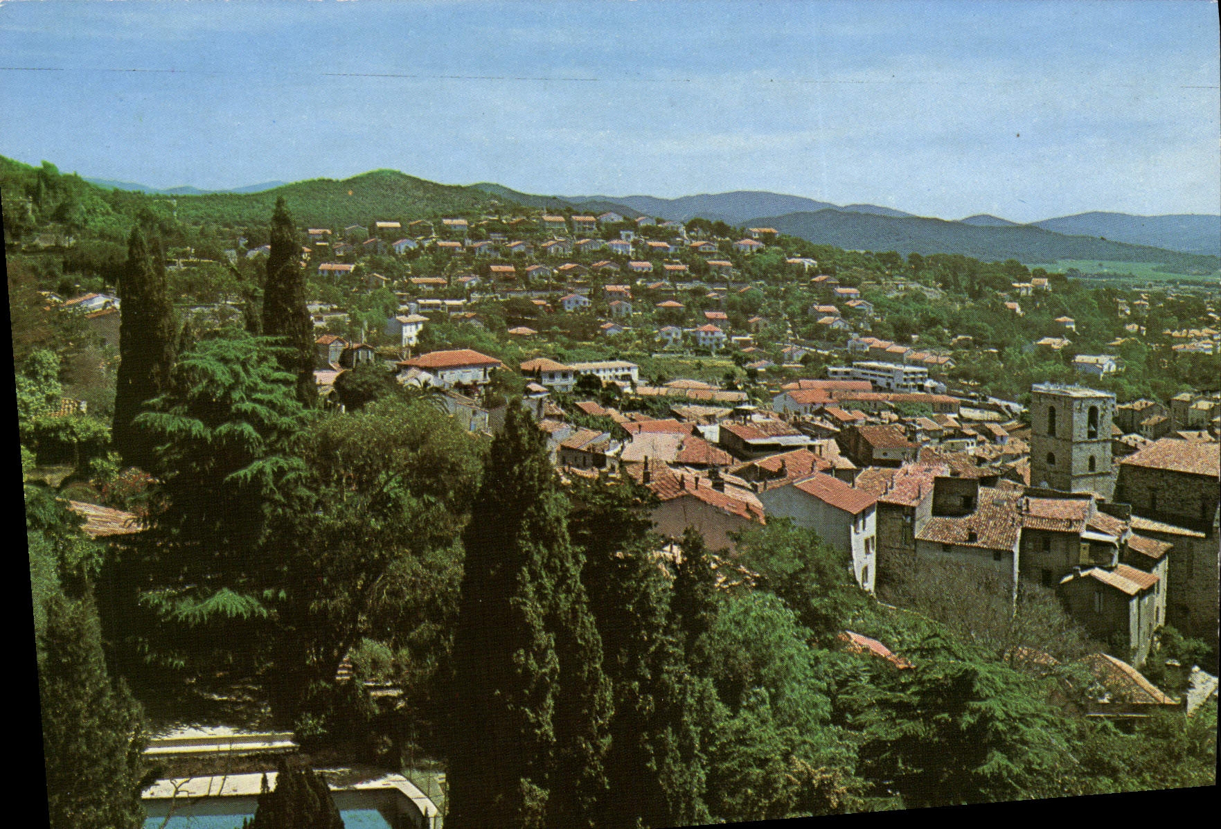 Hyères-les-Palmiers — Vue générale de la vieille ville — Société Éditions de France