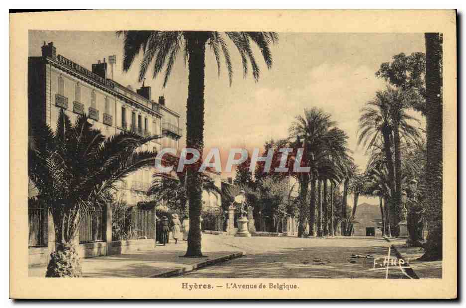 CPA Hyeres L'Avenue de Belgique