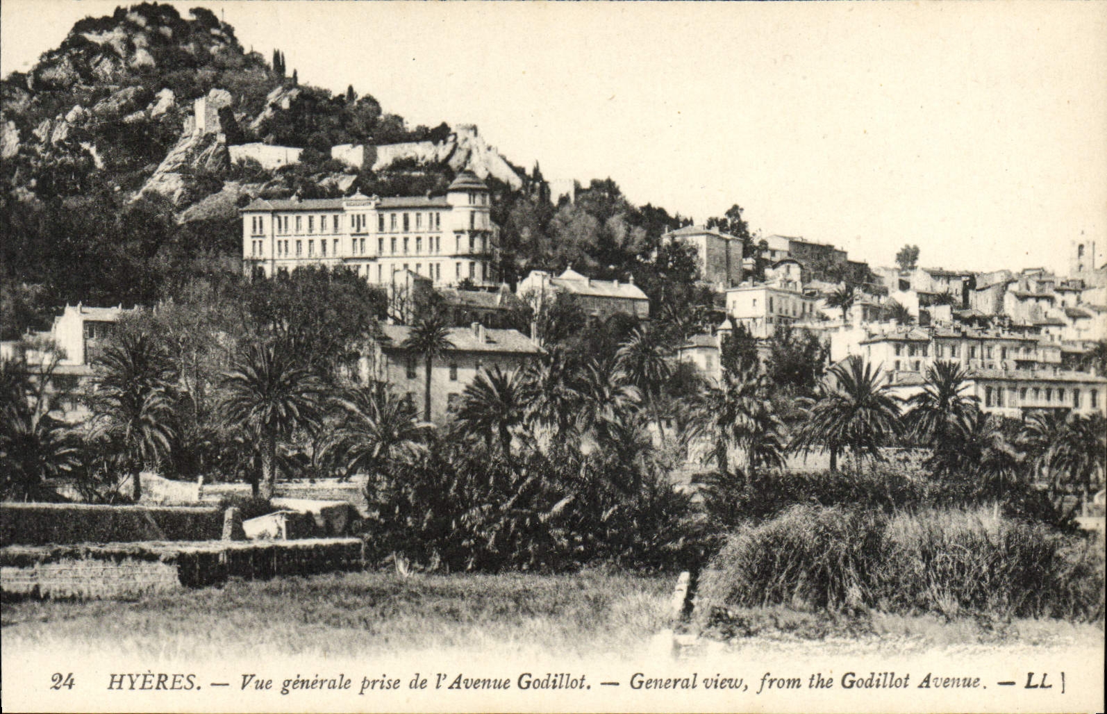 Hyères — Vista general tomada desde la Avenue Godillot — LL
