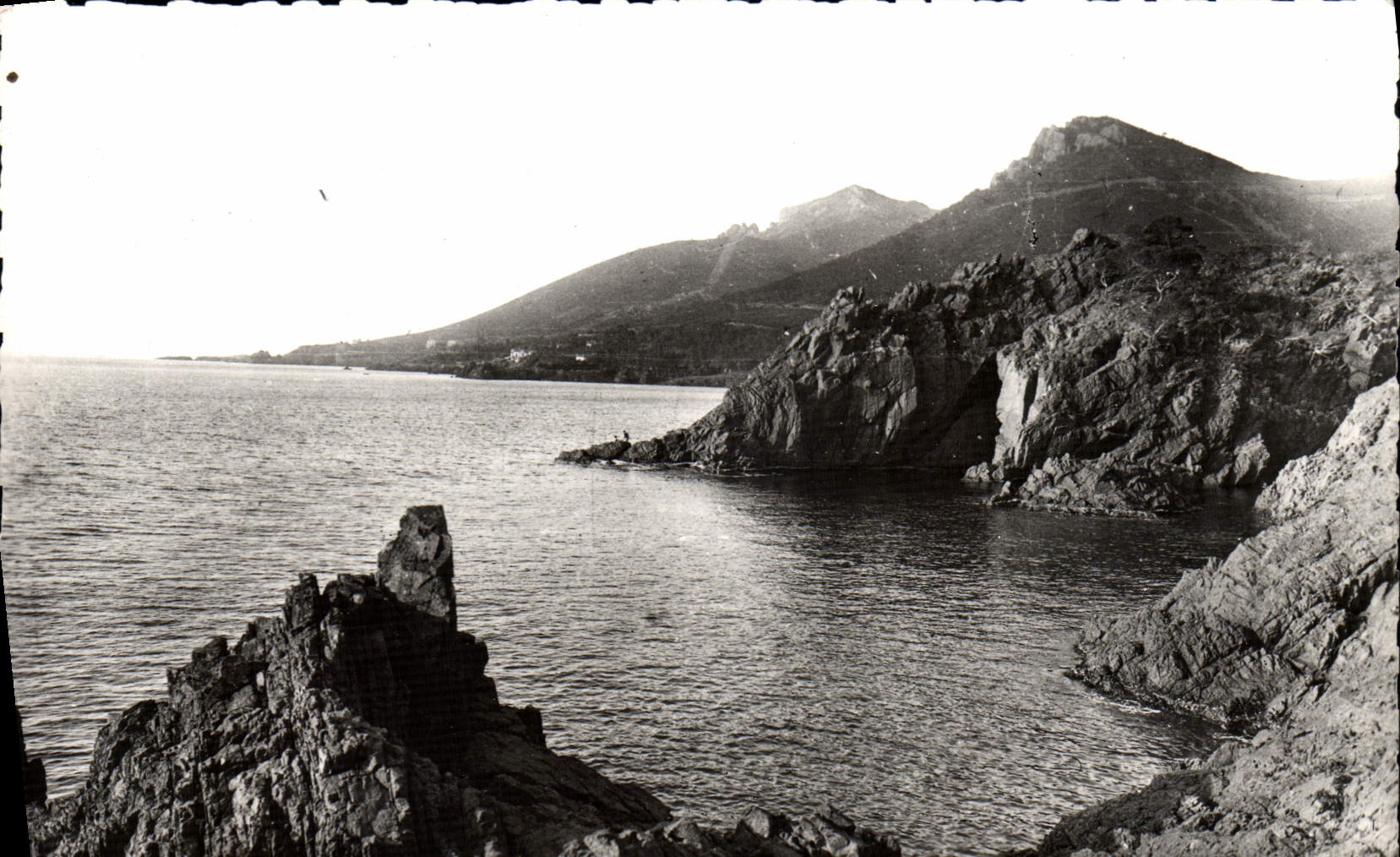 Les rochers rouges de l'Estérel — La Corniche d'Or — Éditions artistiques A.D.I.A. - NICE