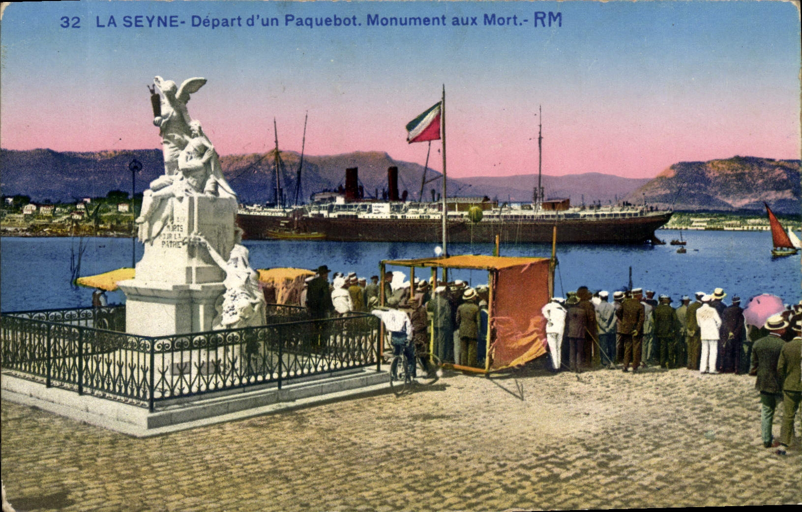 CPA La Seyne Depart d'un Paquebot Monument aux morts