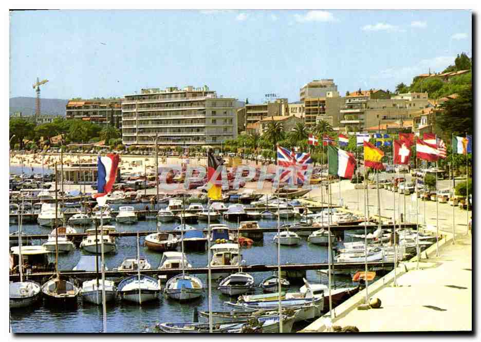 CPM La Cote d'Azur Inoubliable Le Lavandou Le Port Bateaux
