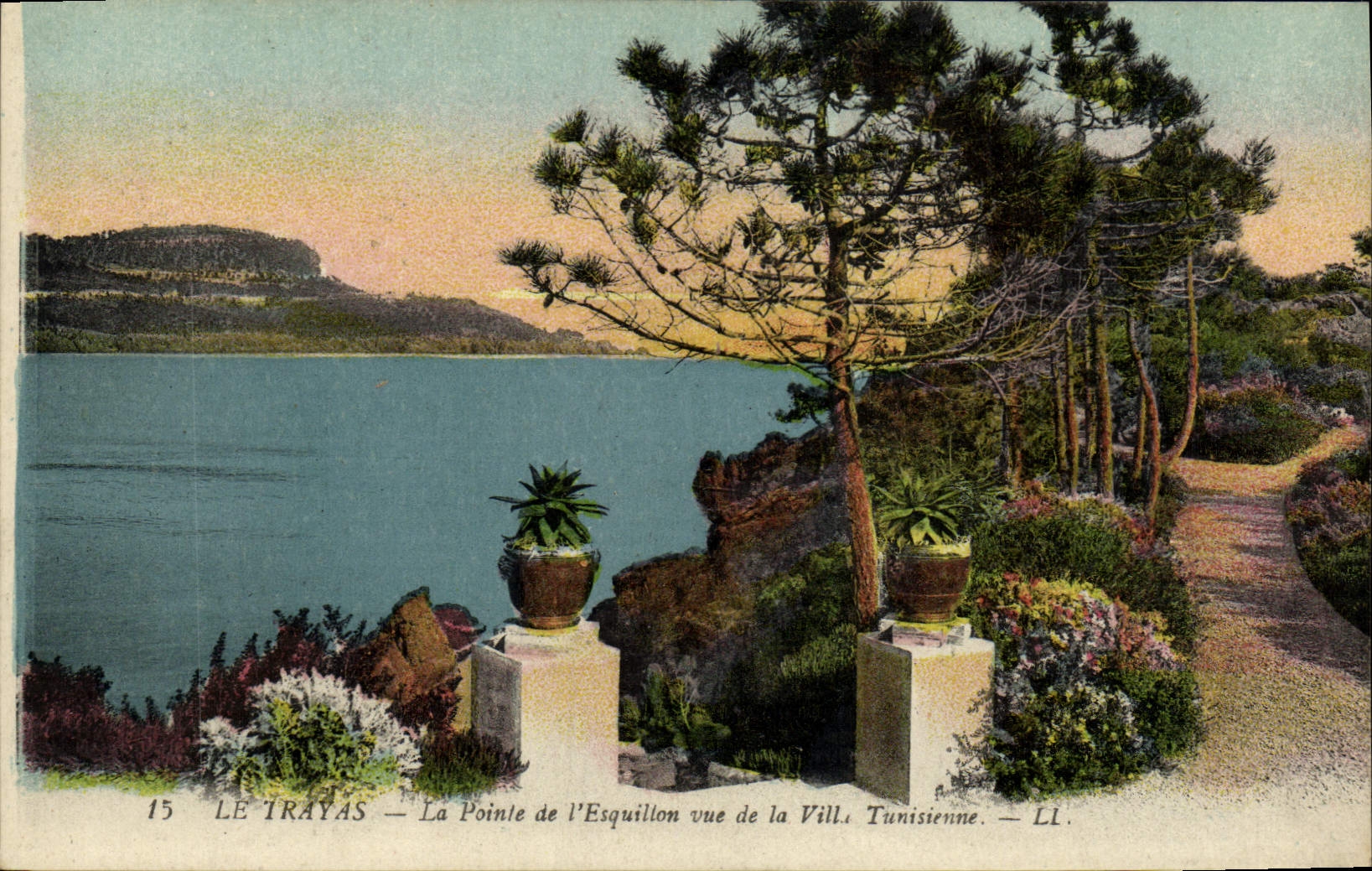 Le Trayas — La Pointe de l'Esquillon vue de la Villa Tunisienne — LL. — n°15