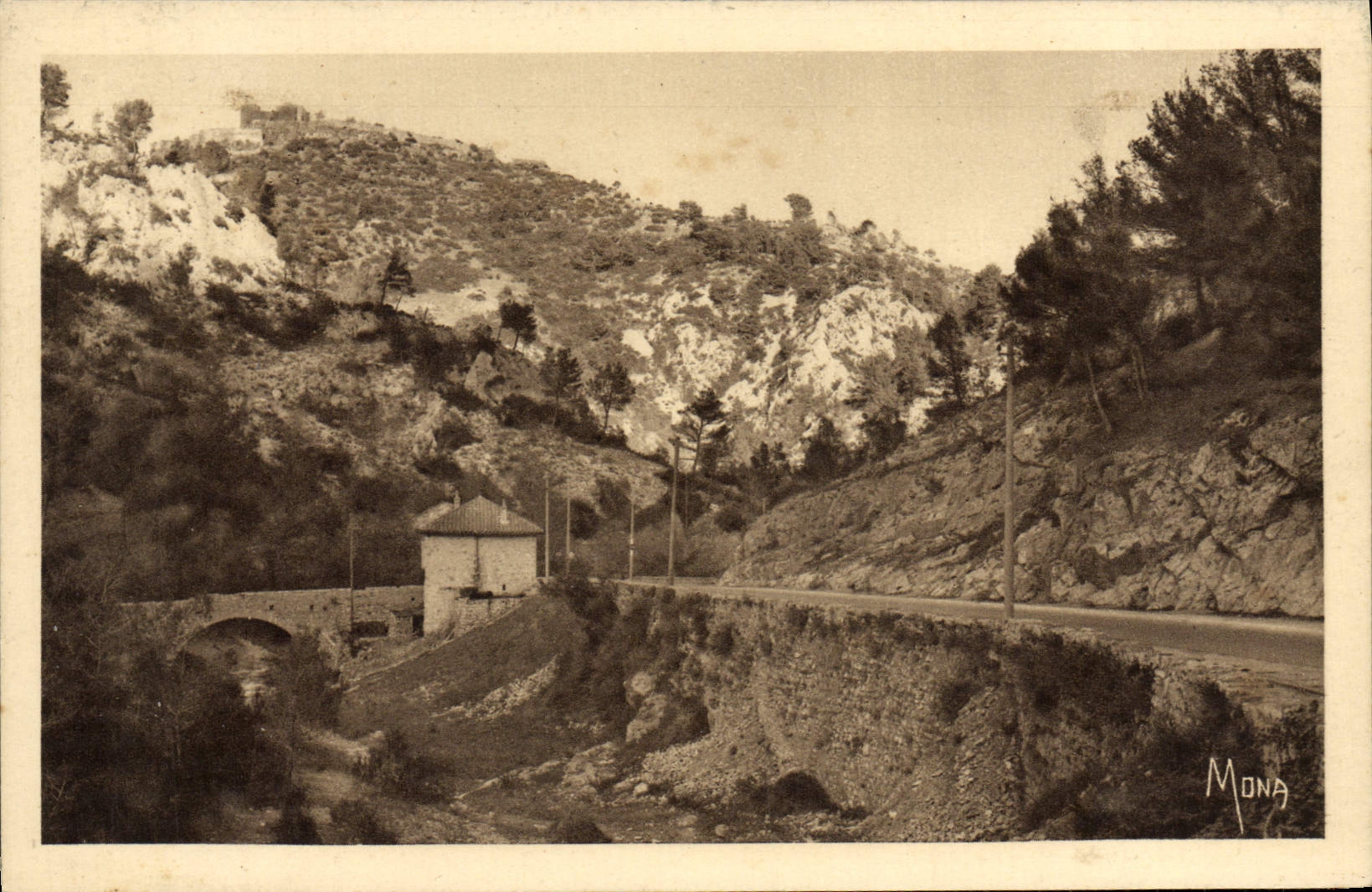 CPA Ollioules Les Gorges Vieux pont sur la Reppe Chateau d'Evenos 