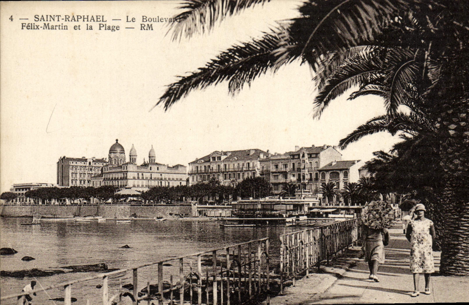 Saint-Raphaël — Le Boulevard Félix-Martin et la Plage — RM