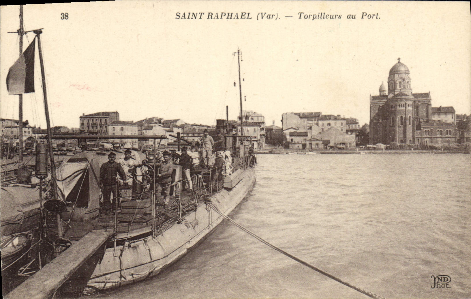 Saint Raphael (Var) — Torpilleurs am Hafen — ND Phot.