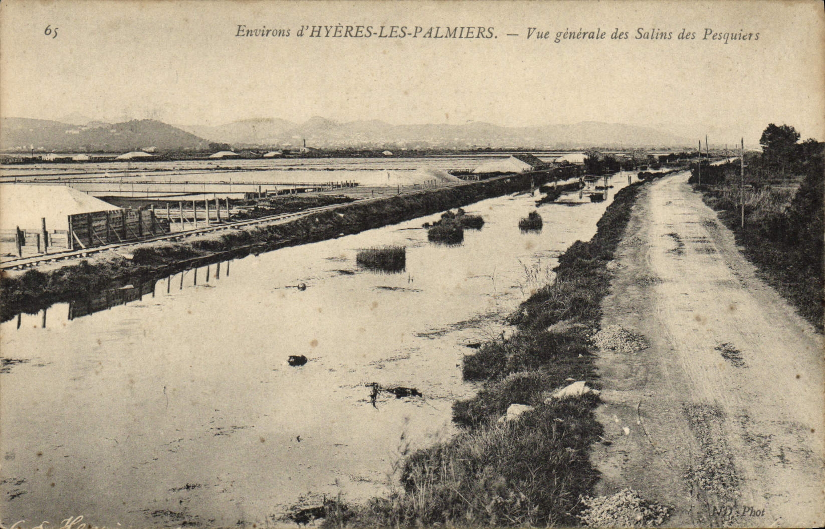 CPA Environs d'Hyeres Les Palmiers Vue Generale des Salins des Pesquiers