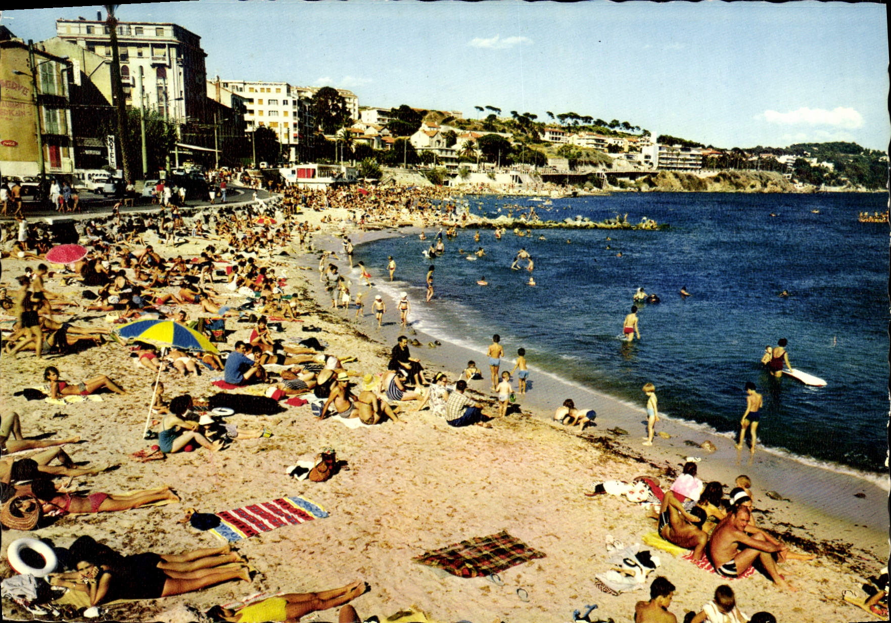 Cannes — La Plage du Maurillon — Éditions Bonfontaine, n°625
