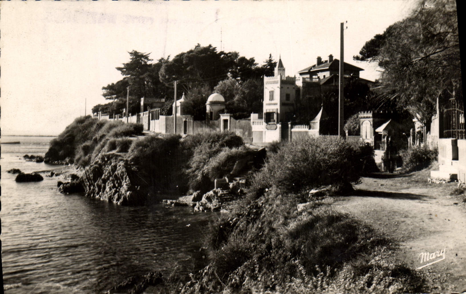 Villa côtière à Toulon — éditeur Mary, n° de série non visible