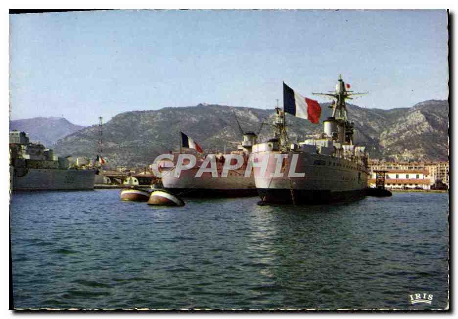 Navires de Guerre dans l'Arsenal — Toulon (Var) — Établissements G. Gandini, Marseille