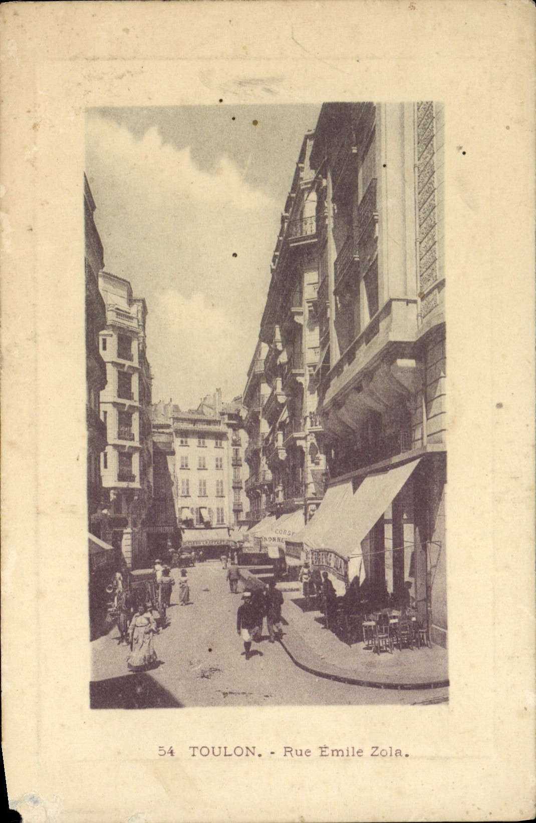 Toulon - Rue Émile Zola — vue de rue avec café et piétons — éditeur inconnu, n° 54
