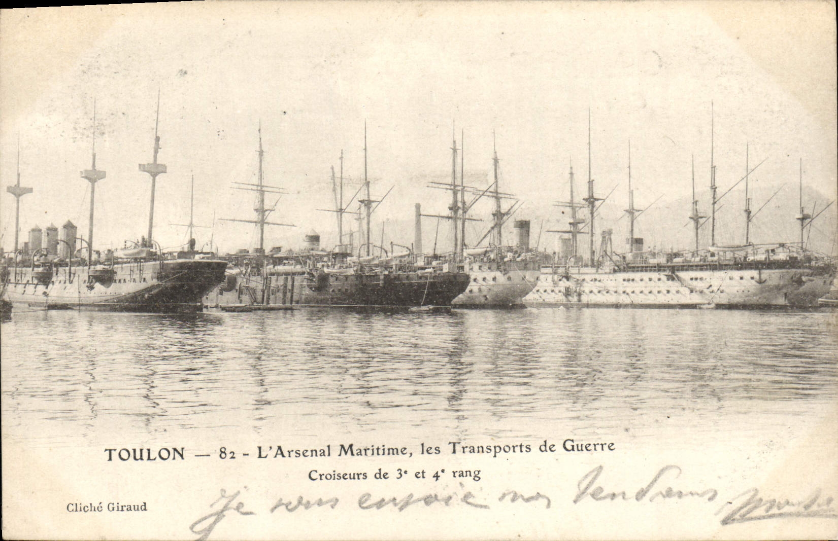 CPA Toulon L'Arsenal Maritime les Transports de Guerre Bateaux