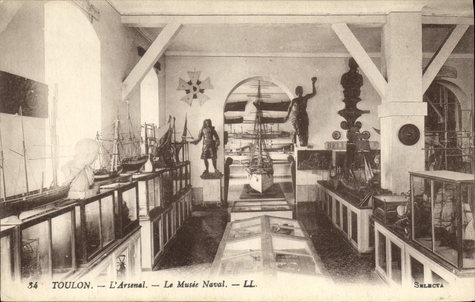 Toulon — L'Arsenal — Le Musée Naval — LL. — SELECTA