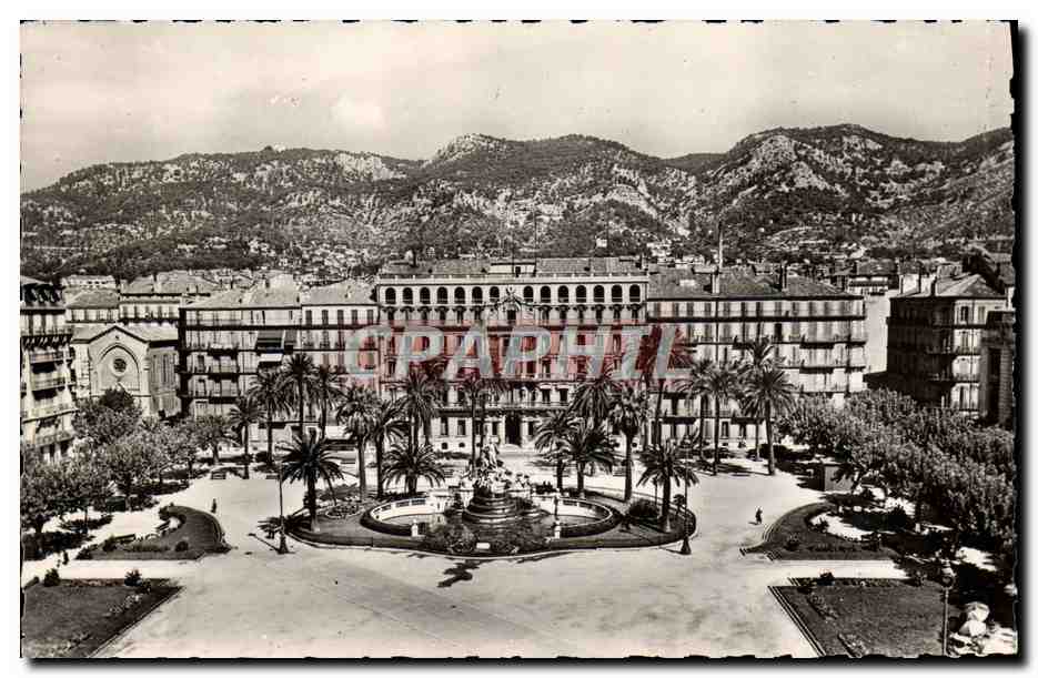 Place de la Liberté à Toulon — vue panoramique avec fontaine et montagnes — Éditions Bouvier-Sourd-Bernoud