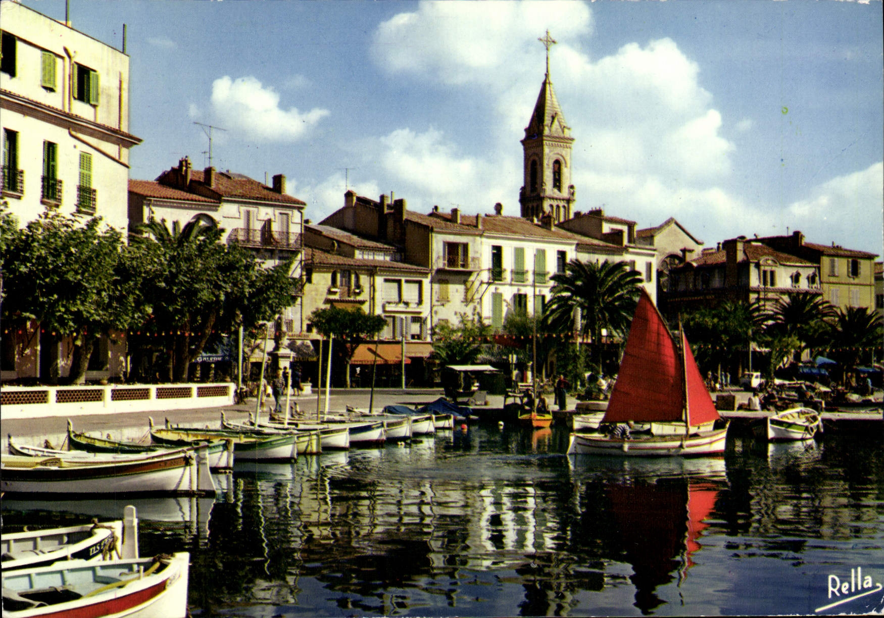 CPM Sanary sur Mer un coin du Port 