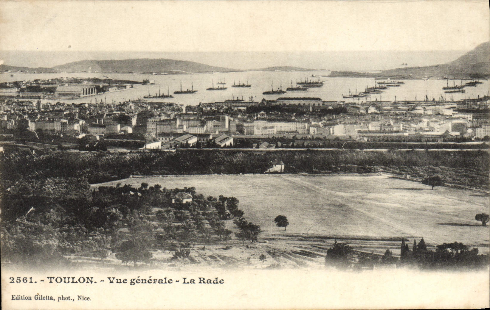 Toulon — Vue générale — La Rade — Édition Gilelta, Nice, n° 2561