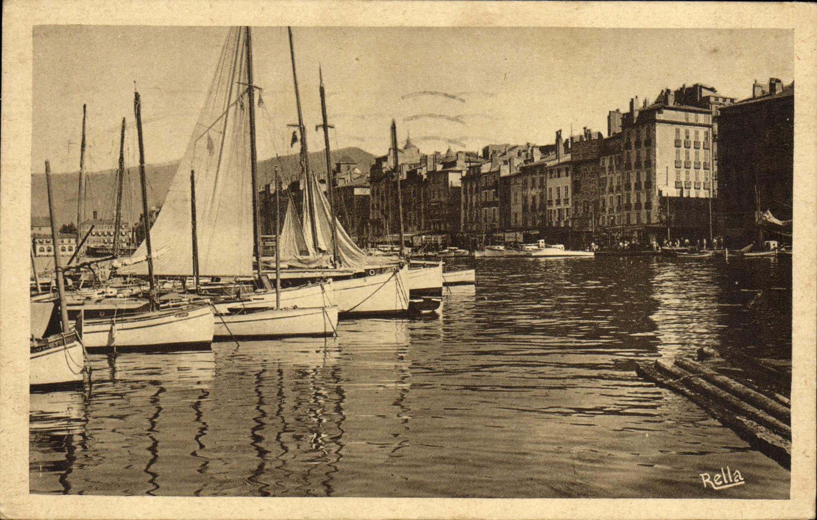 Toulon — Le Port — Collection Bélla