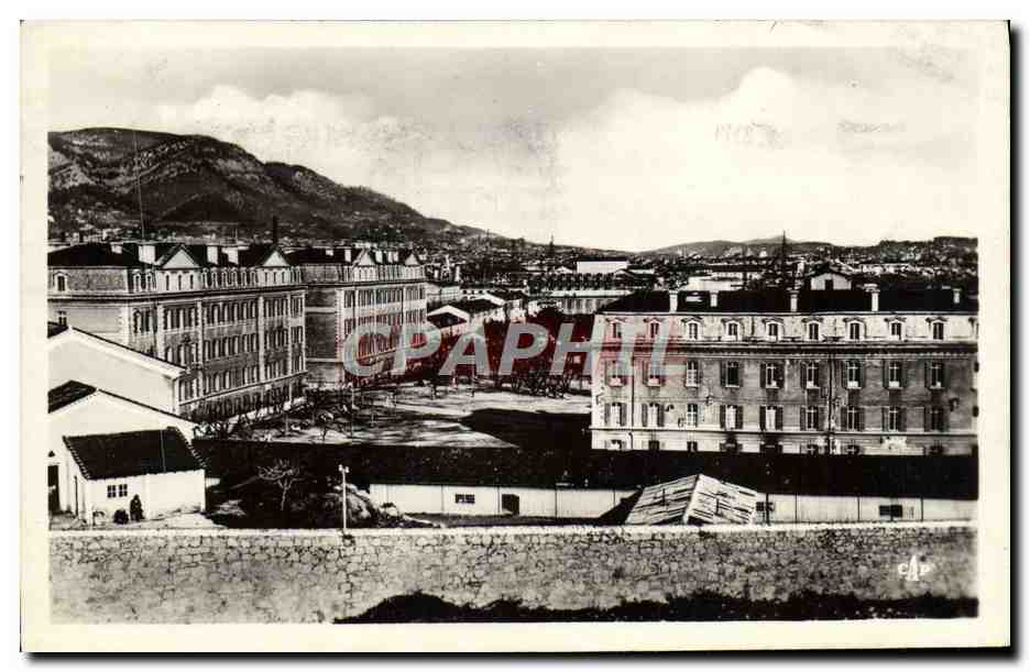 Vue de Port-de-Bouc — montagnes en arrière-plan — éditeur CPAPHIL