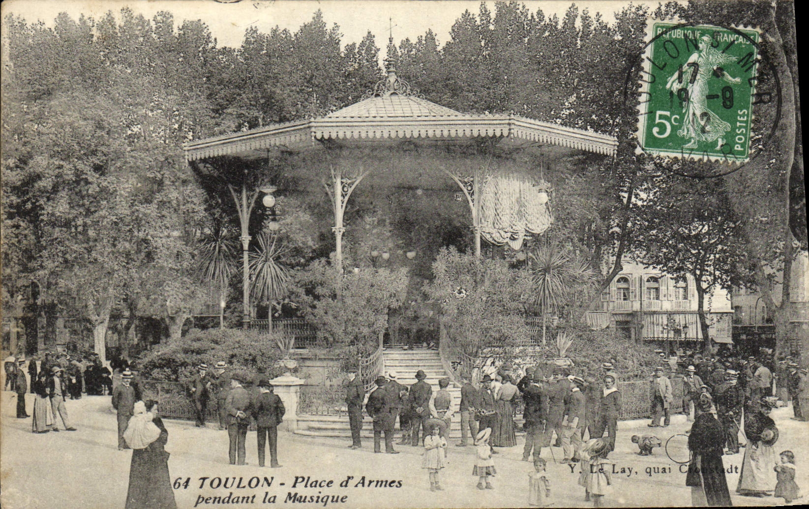Toulon - Place d'Armes pendant la Musique — Y. La Lay, quai Chaudet