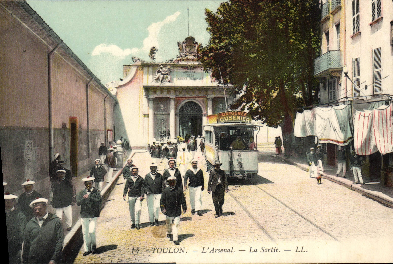 CPA Toulon L'Arsenal La Sortie Tramway Oxygene Cusenier Marins 