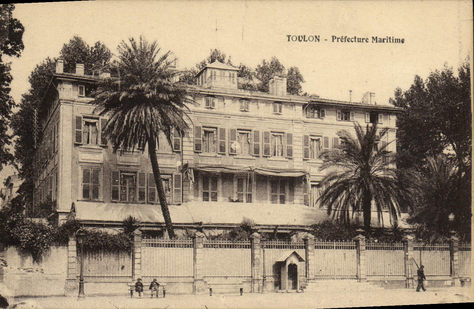 Toulon - Préfecture Maritime — éditeur CPAPHIL, n° de série 83