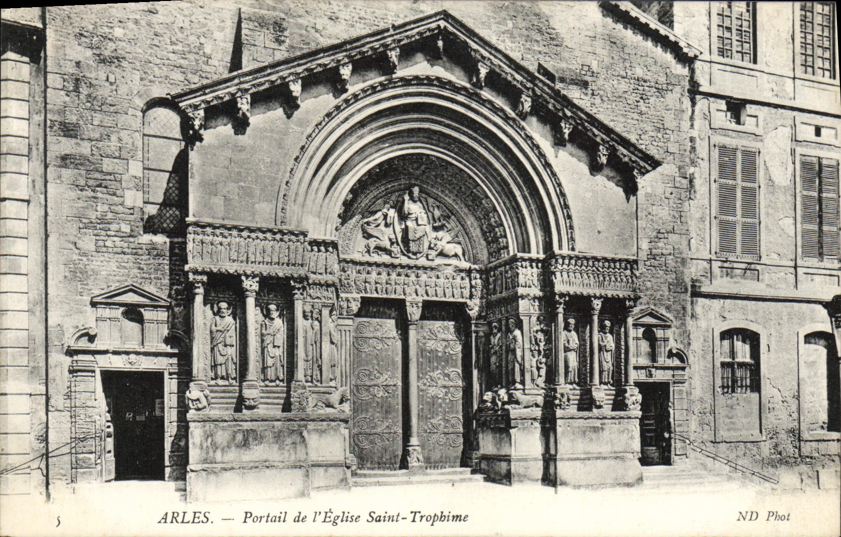 Arles — Portail de l'Église Saint-Trophime — ND Phot