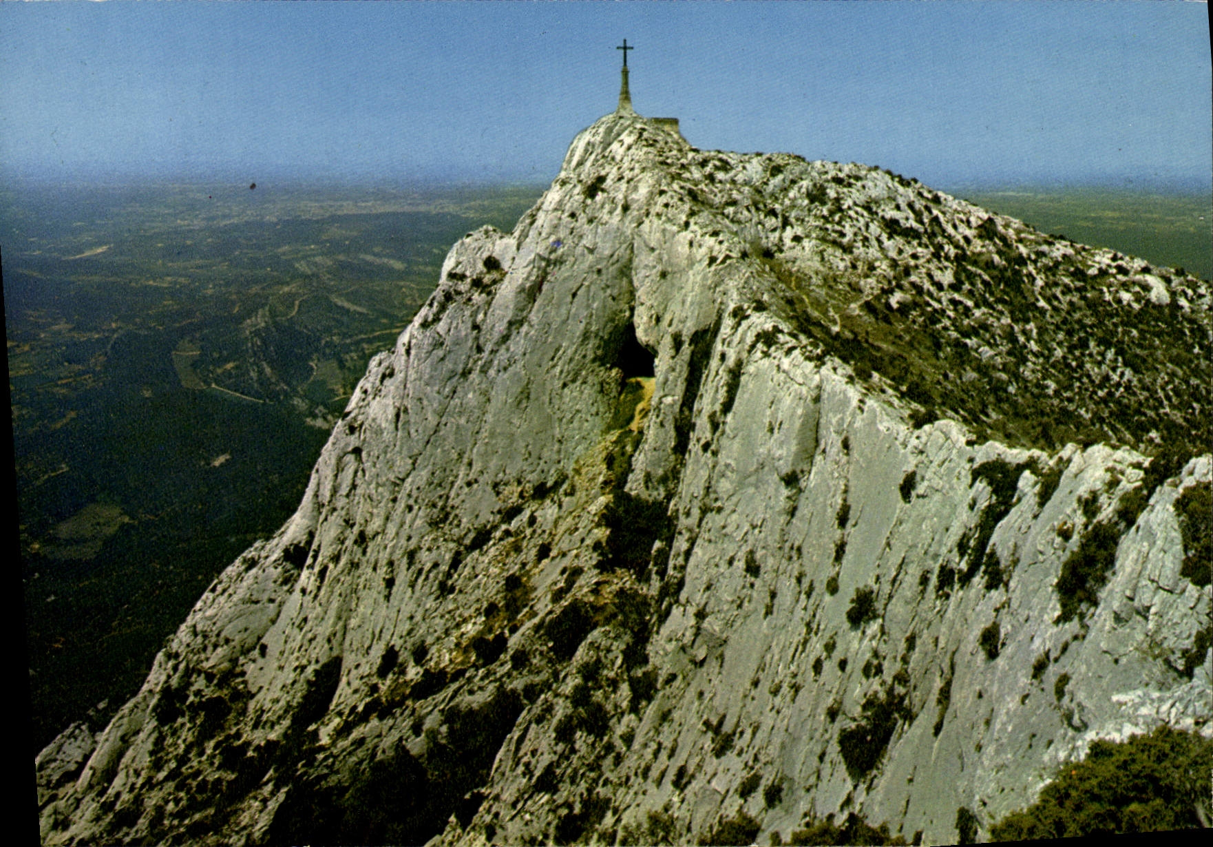 Montagne Sainte-Victoire — vue aérienne — Éditions de France