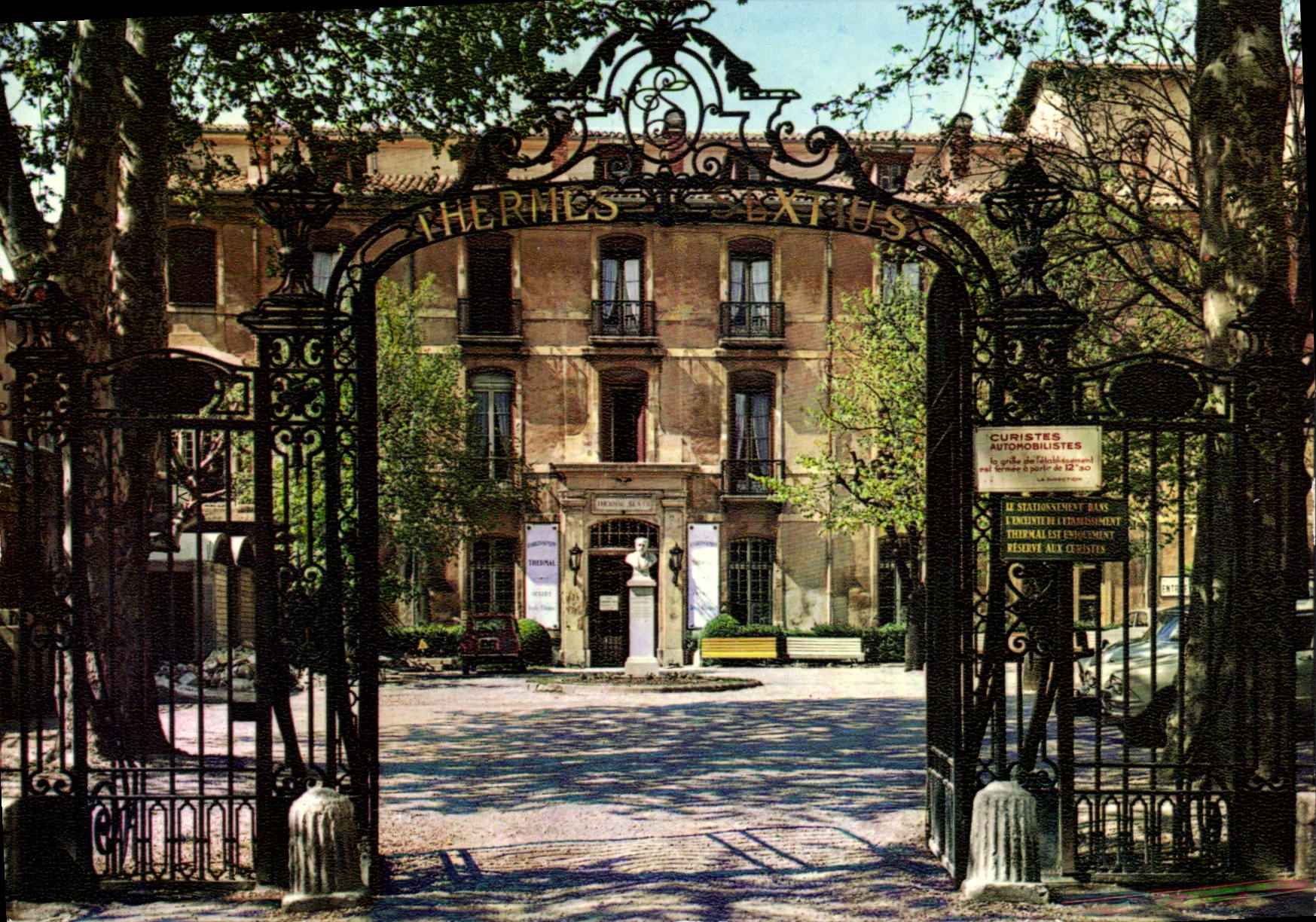 Les Thermes Sextius — Aix-en-Provence — éditeur Lux Color Mundi