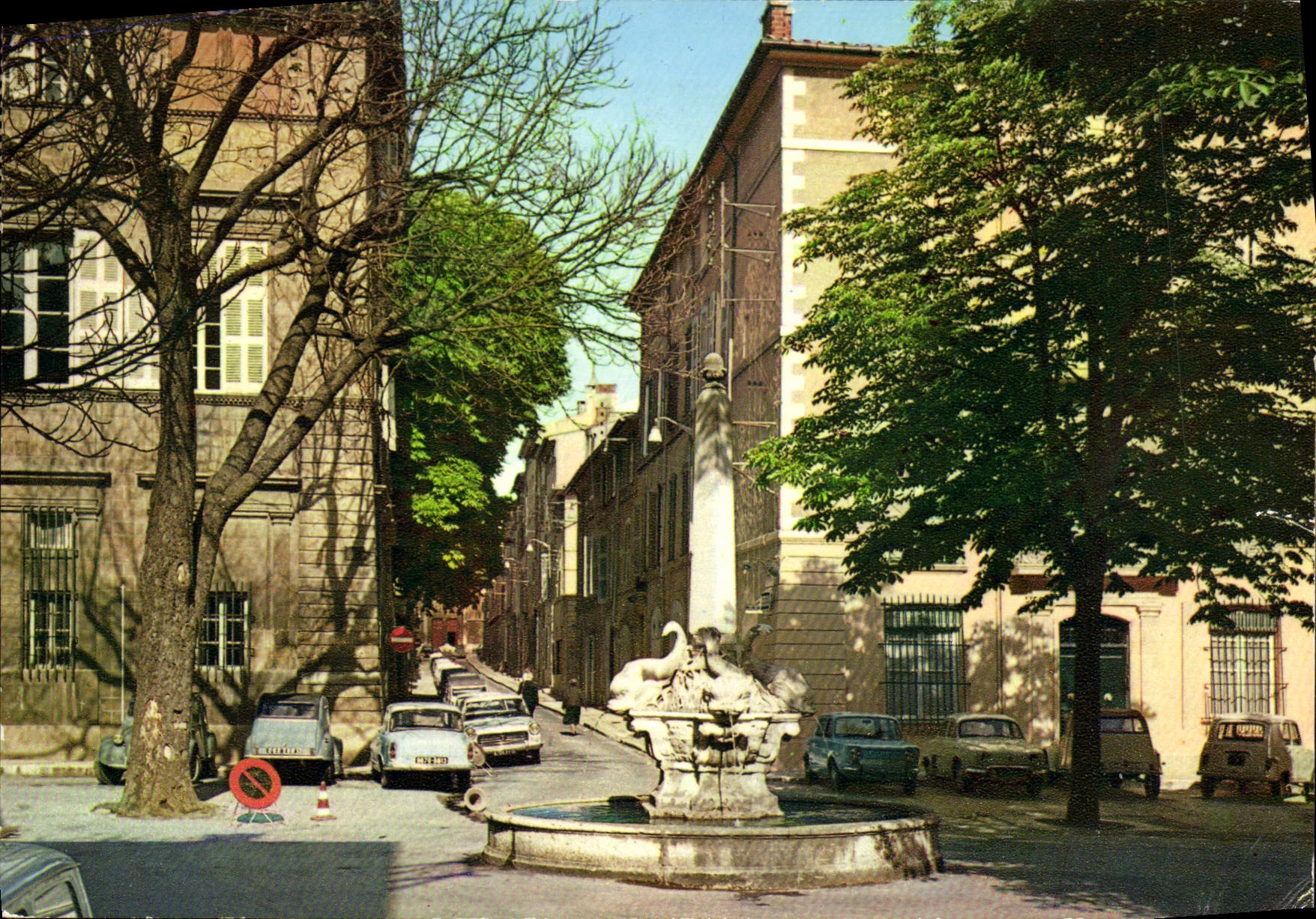 Aix-en-Provence — Fontaine des Quatre Dauphins — Diffusion Europa