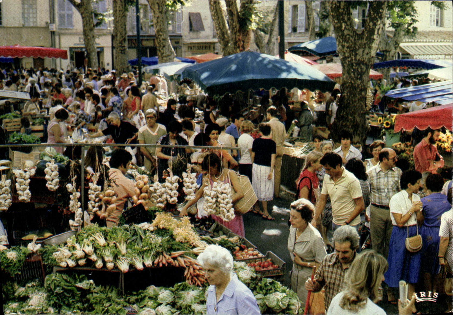 Marché typiquement provençal — Aix-en-Provence — IRIS MEXICHROME