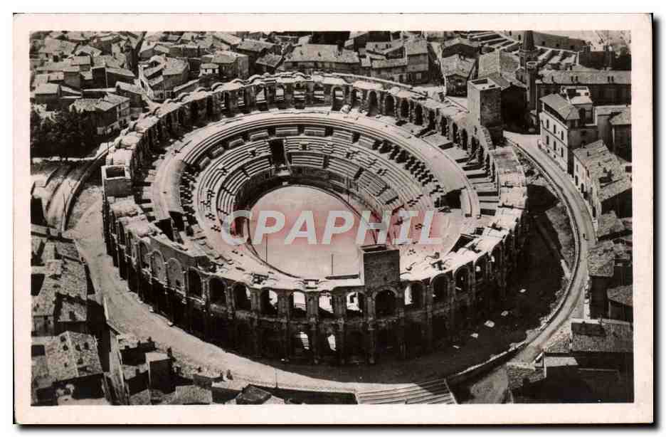 Arles - Les Arènes — vue aérienne — Real-Photo Strasbourg