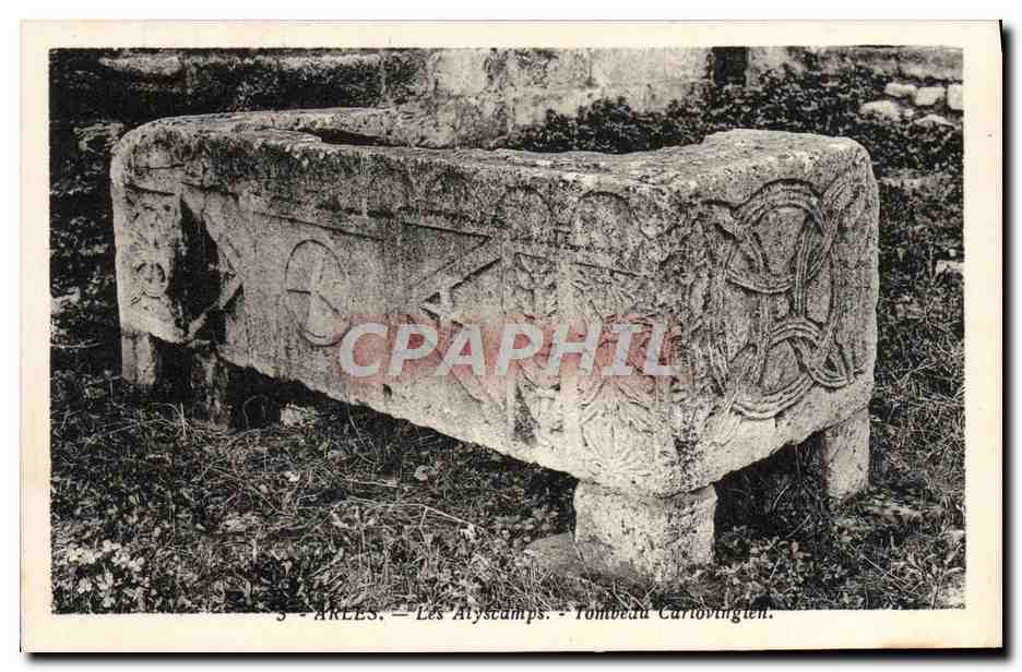 CPA Arles Les Alyscamps Tombeau Carolingien 