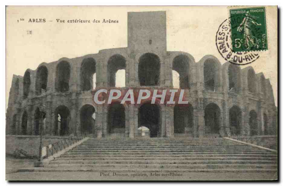 CPA Arles Vue Exterieure Des Arenes