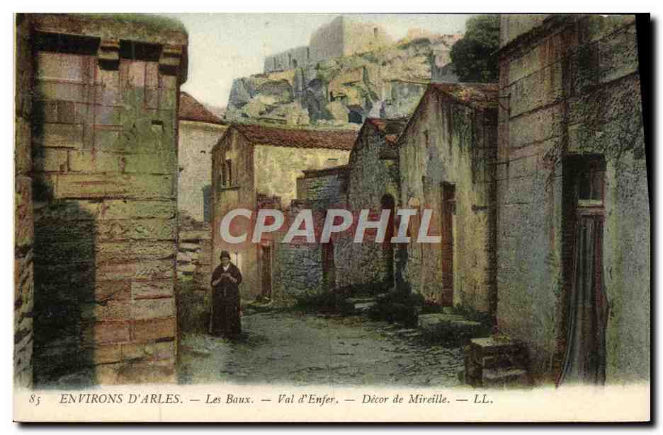 CPA Environs D'Arles Les Baux Le Val d'Enfer Decor de Mireille