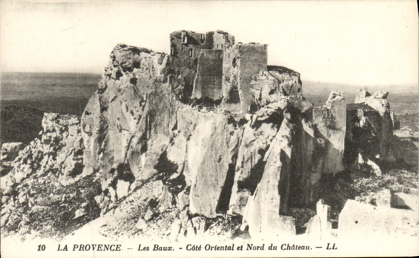 Les Baux — Côté Oriental et Nord du Château — LL