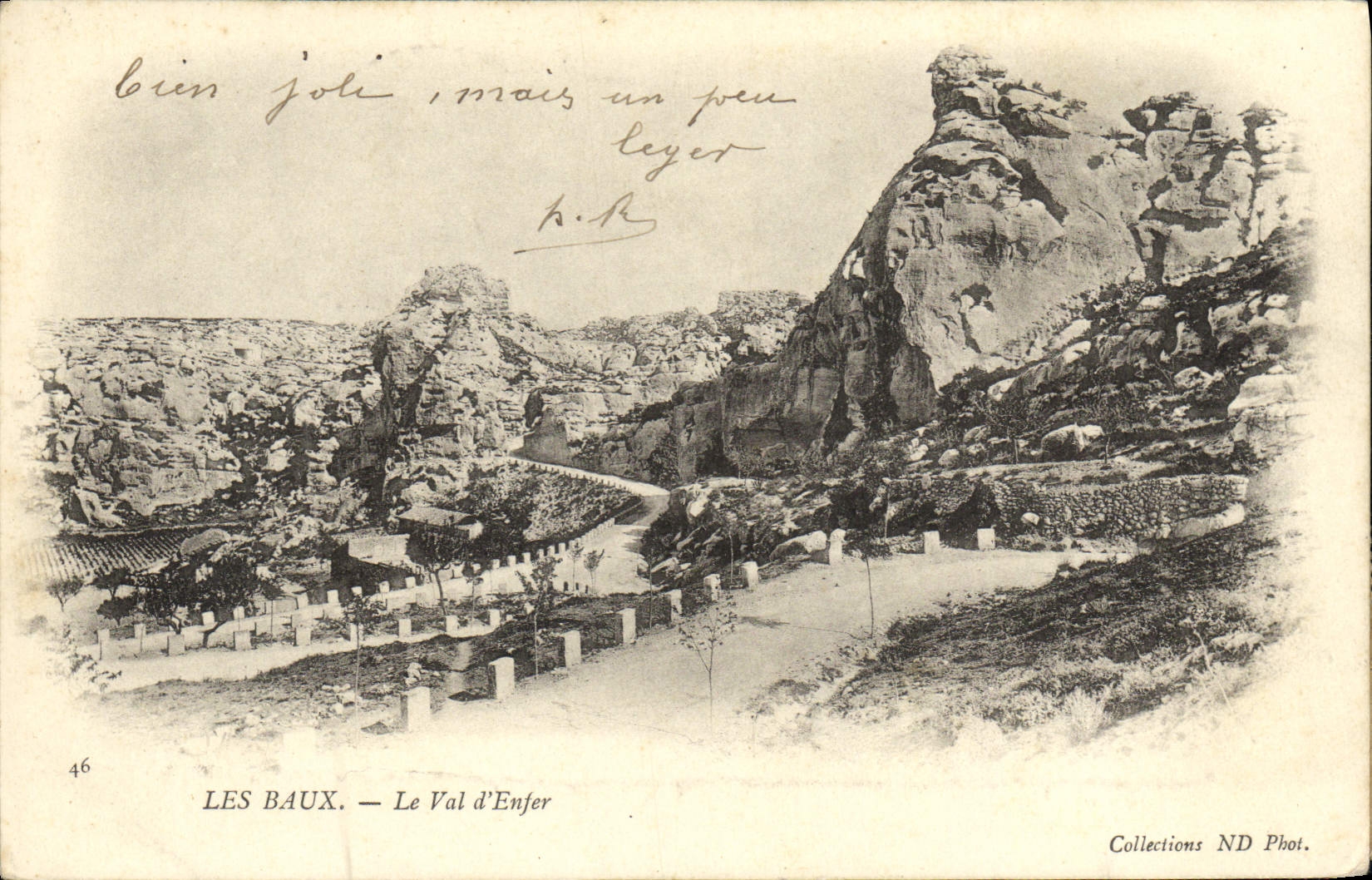 CPA les Baux Le Val D'Enfer