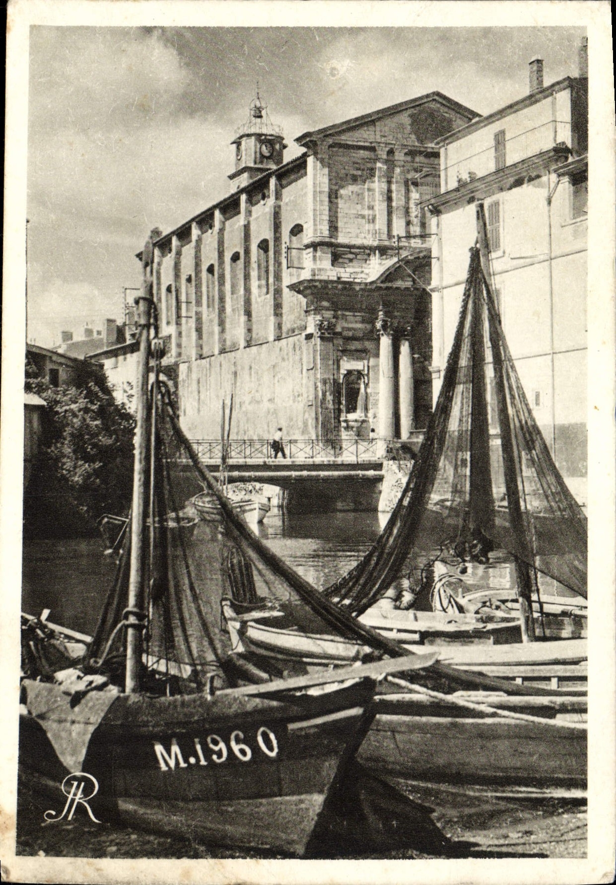 CPM Les Martigues Le pont du Pontet et l'eglise Ste Madeleine Bateaux