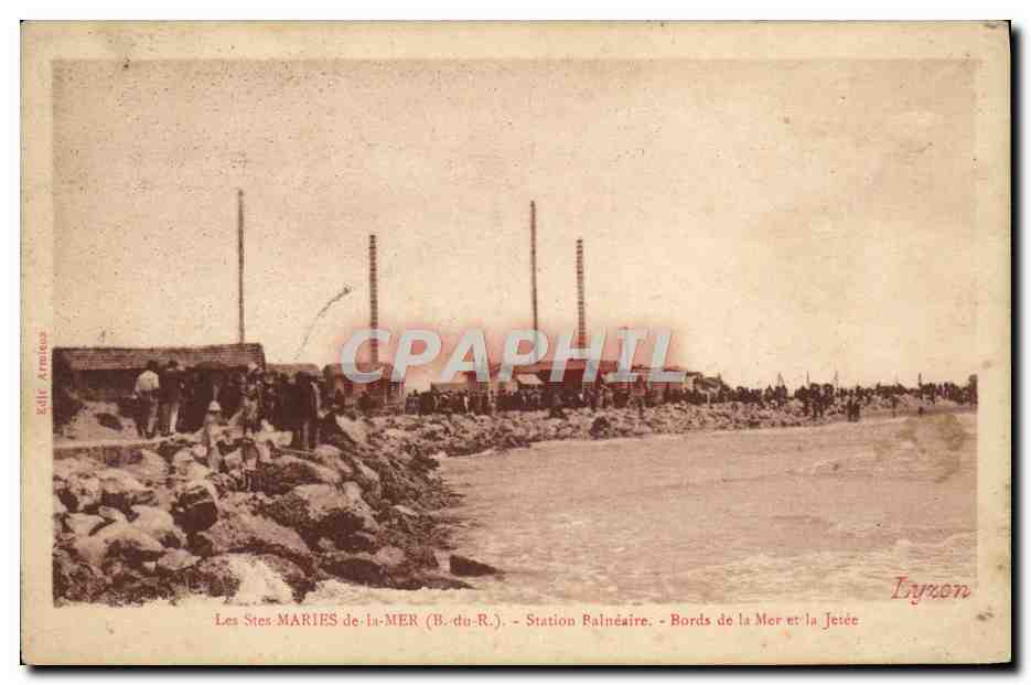 CPA Les Saintes Maries De La Mer Station balneaire Bords de la mer et la jetee