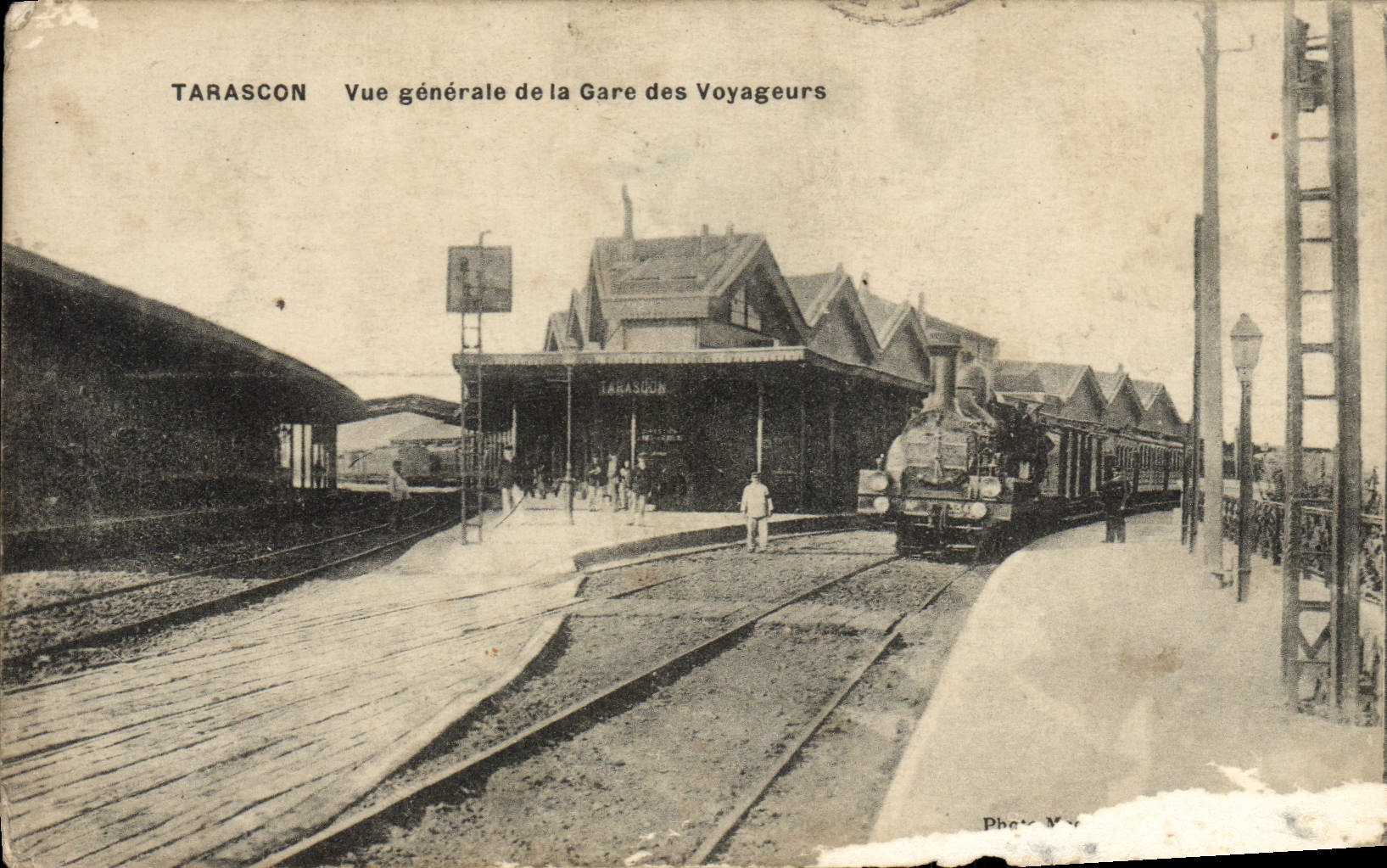 CPA Tarascon Vue Generale de la Gare Des Voyageurs
