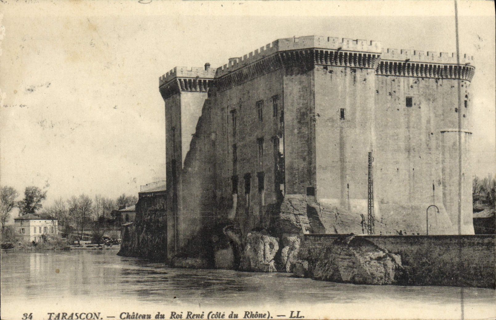 Tarascon — Château du Roi René (côté du Rhône) — LL. — N° 34