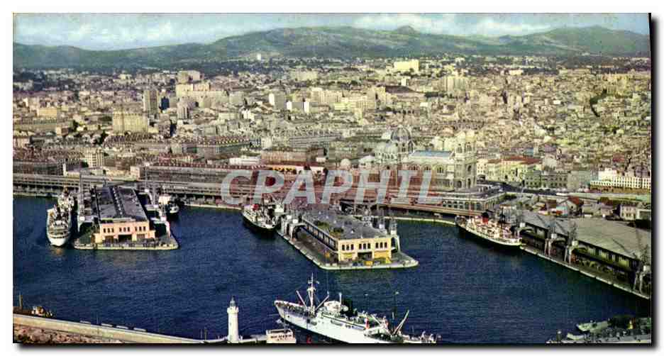 CPA Marseille Vue Generale de L'Entree du Bassin de la Joliette et la Cathedrale