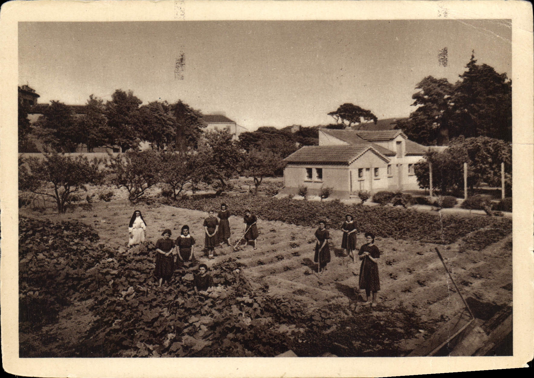 CPA Marseille Monastere du refuge Ferme provencale et potager