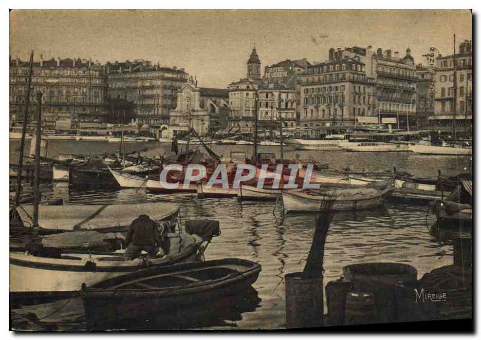CPA Marseille Un coin du vieux port Bateaux 