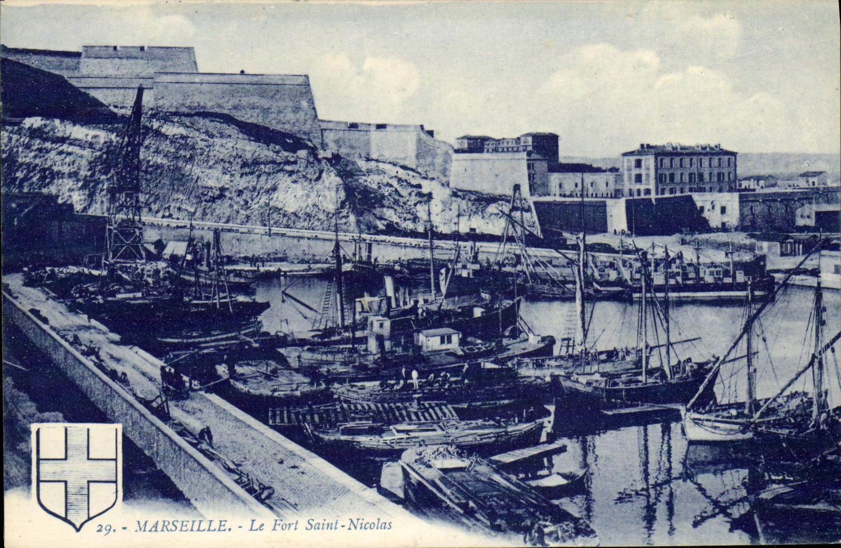 CPA Marseille Le Fort Saint Nicolas Bateaux