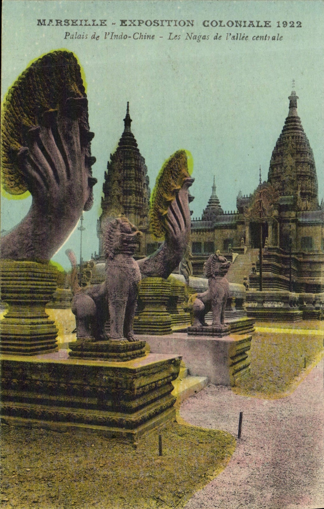 CPA Marseille Exposition Coloniale 1922 Palais de l'Indochine Les nagas de l'allee centrale 