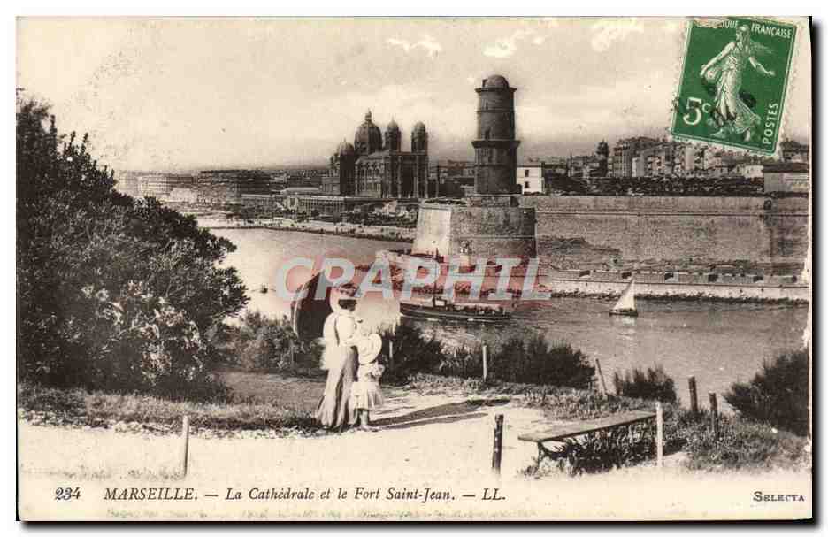 CPA Marseille La Cathedrale et le Fort Saint Jean 