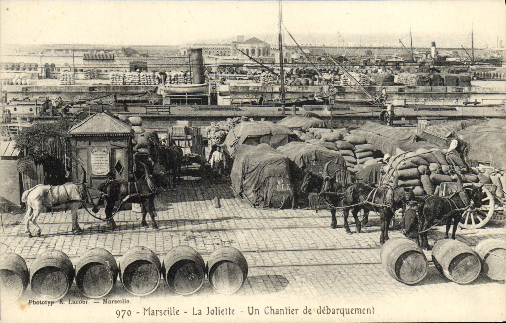 Marseille - La Joliette - Un Chantier de débarquement — Phototyp E. Lacoër — n° 970