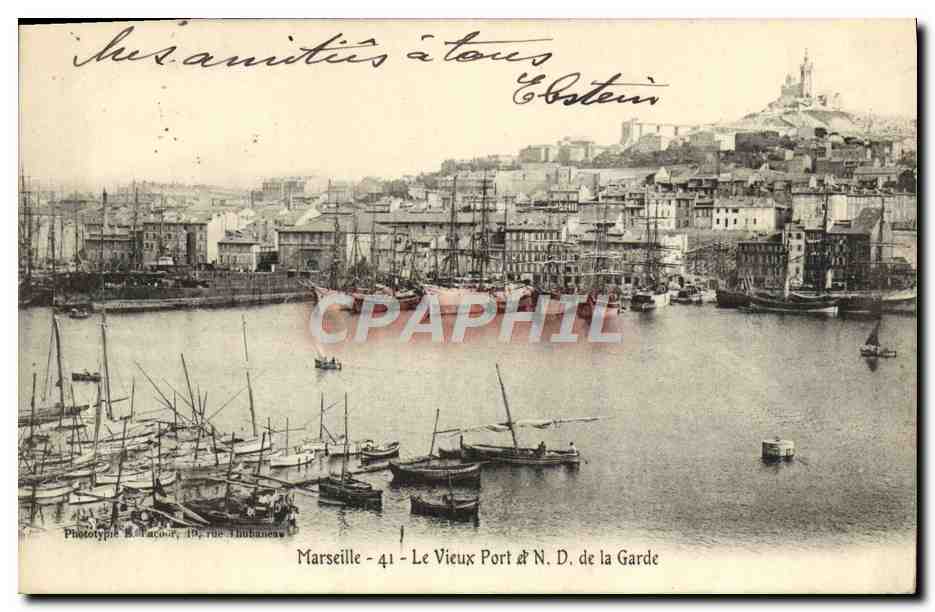 CPA Marseille Le vieux port et ND de la Garde Bateaux 