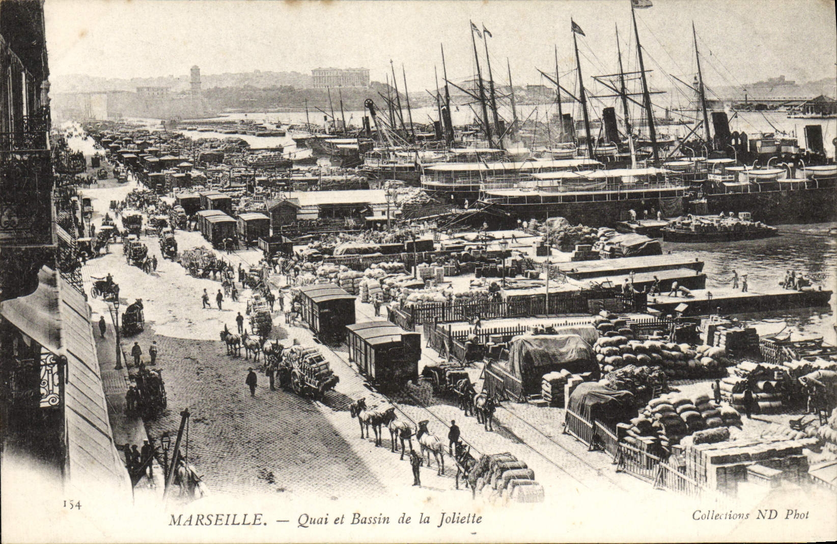CPA Marseille Quai et bassin de la Joliette Bateaux